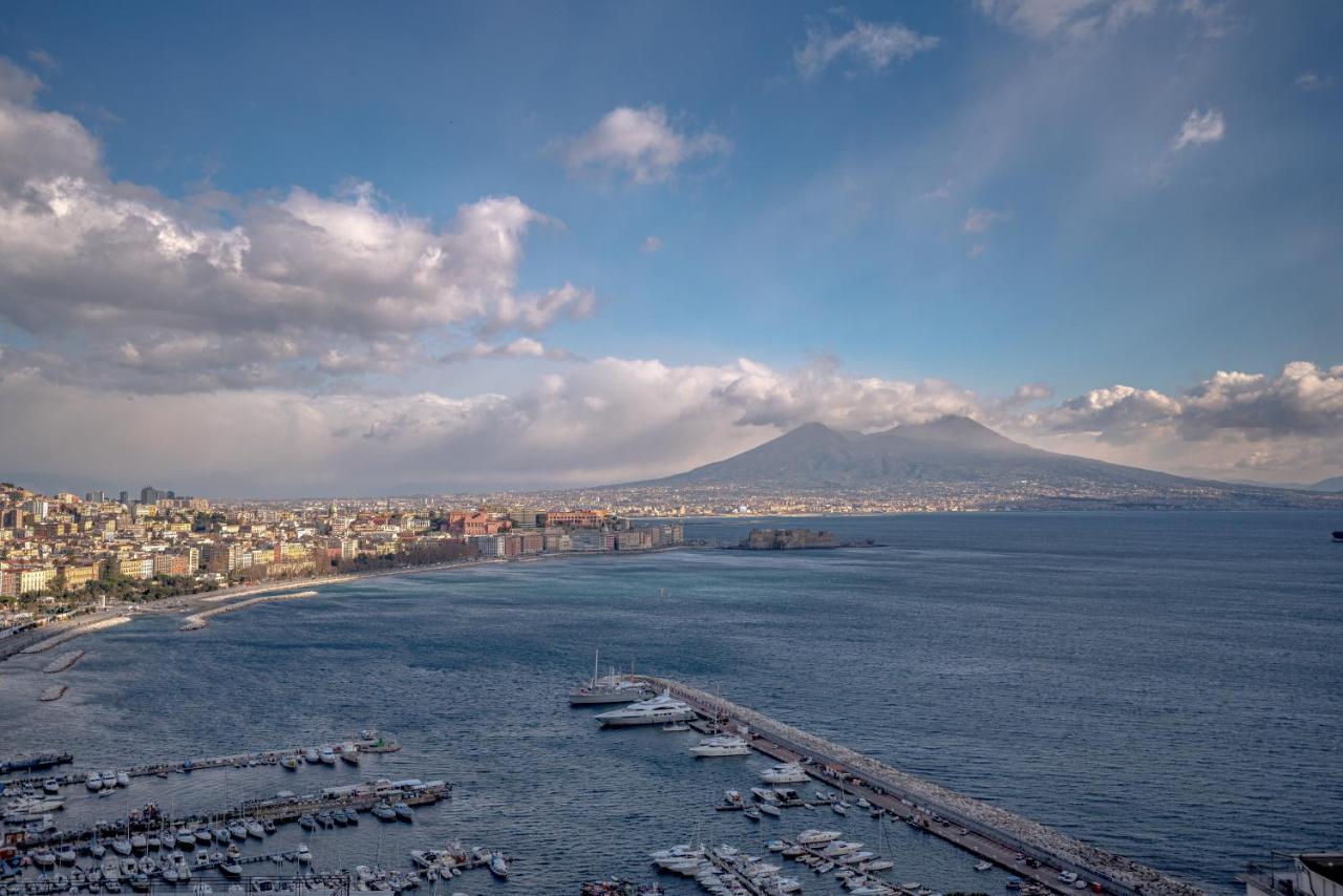 Grande & Caratteristico Dietro La Cattedrale Napoli Exterior foto