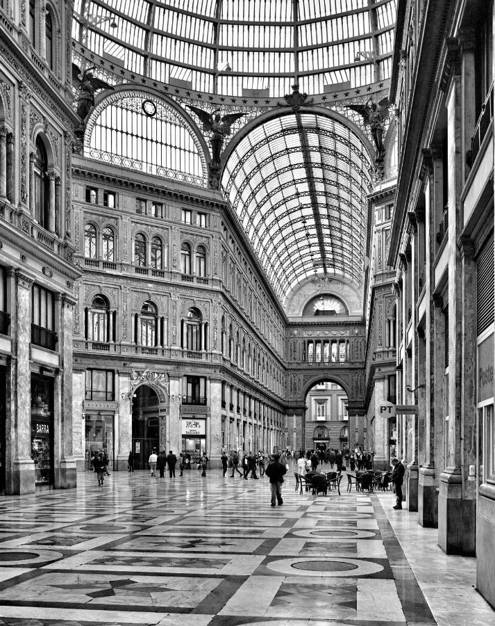 Grande & Caratteristico Dietro La Cattedrale Napoli Exterior foto