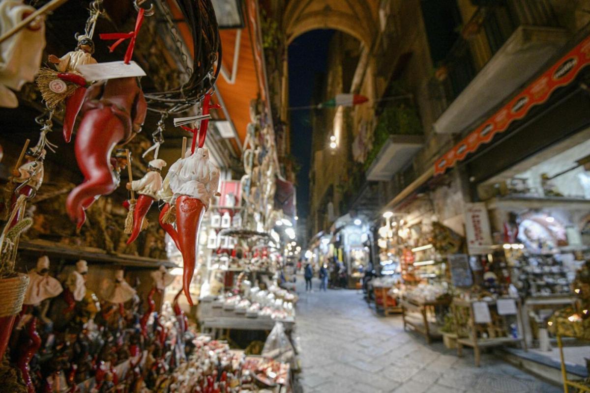 Grande & Caratteristico Dietro La Cattedrale Napoli Exterior foto