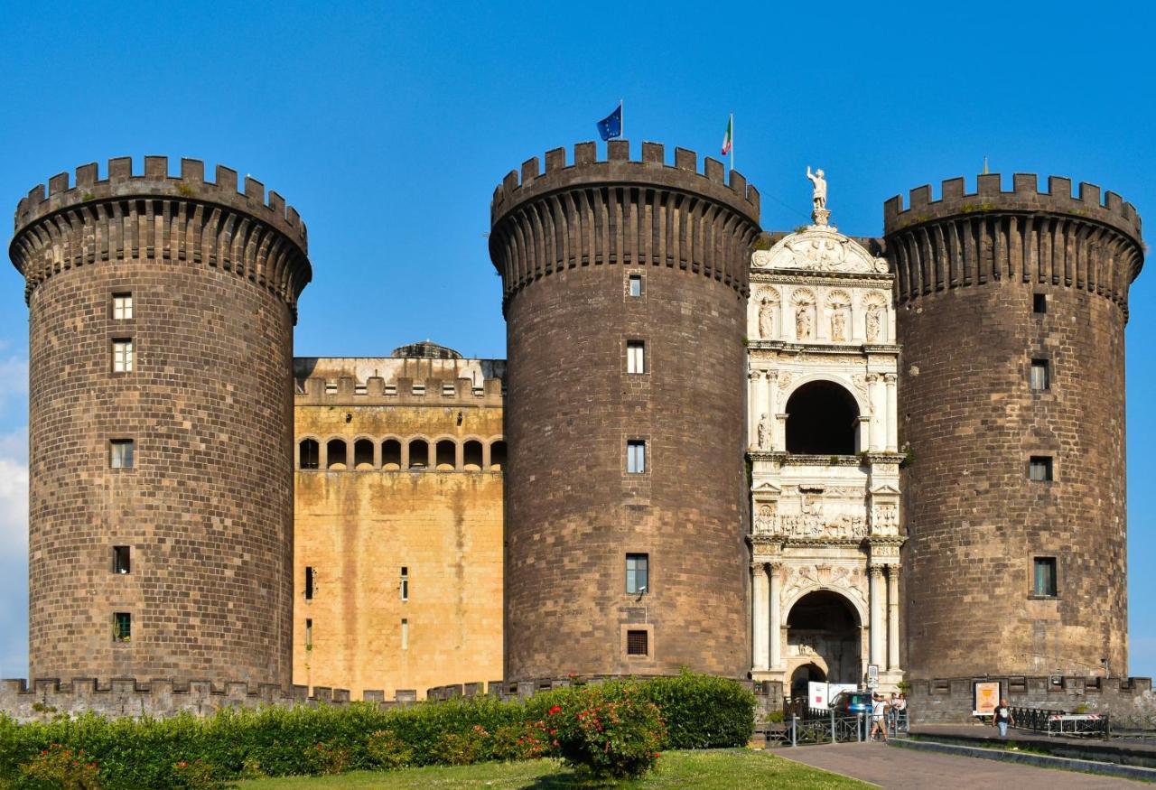 Grande & Caratteristico Dietro La Cattedrale Napoli Exterior foto